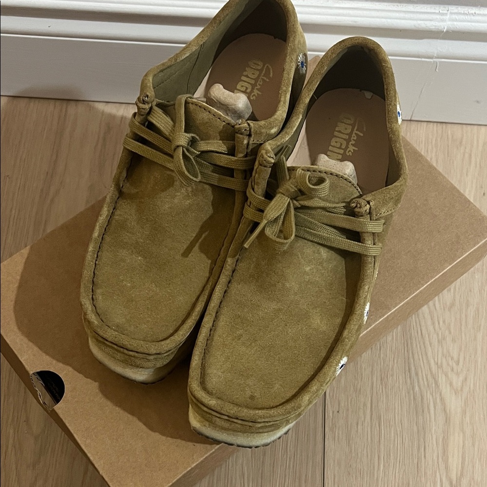 Clarks Olive Loafers for Men - Picture 4 of 9